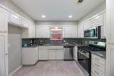1138 Usher Street - Photo 8