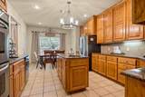 910 Holly Hill - Photo 13