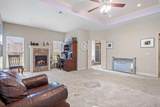 910 Holly Hill - Photo 15