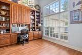 910 Holly Hill - Photo 4