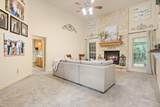 910 Holly Hill - Photo 5