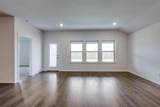 808 Saddle Horn Way - Photo 15