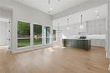 4323 Metropolitan Avenue - Photo 3