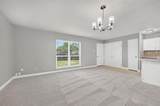 555 Hawthorne Drive - Photo 4