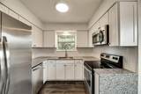 2110 Mistletoe Avenue - Photo 7