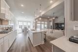 918 Hawthorn Lane - Photo 11