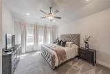 918 Hawthorn Lane - Photo 15