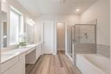 918 Hawthorn Lane - Photo 18