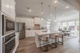 918 Hawthorn Lane - Photo 7