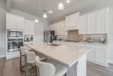918 Hawthorn Lane - Photo 8