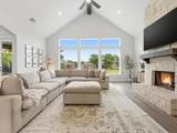300 Waterview Drive - Photo 2