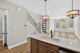 2512 Campden Mews - Photo 7