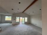 12151 Pr 319 - Photo 4