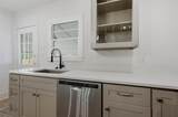 917 Woods Street - Photo 15
