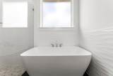 712 Hawthorn Lane - Photo 6