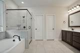 812 Woodview Court - Photo 14