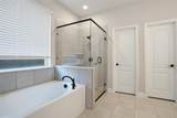 812 Woodview Court - Photo 15