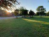 2321 Petunia Ln - Photo 3