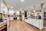 905 Colonial - Photo 4