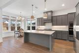 1421 Valor Way - Photo 2