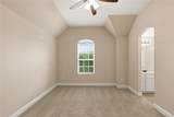 3167 Izabella Court - Photo 34