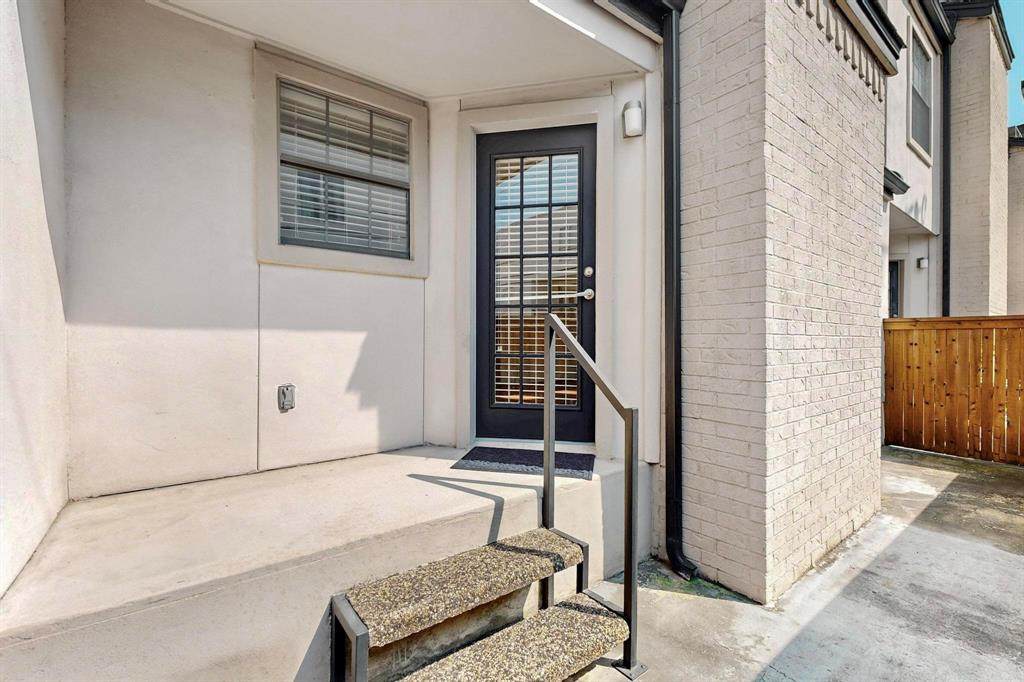 3901 Travis Street - Photo 1