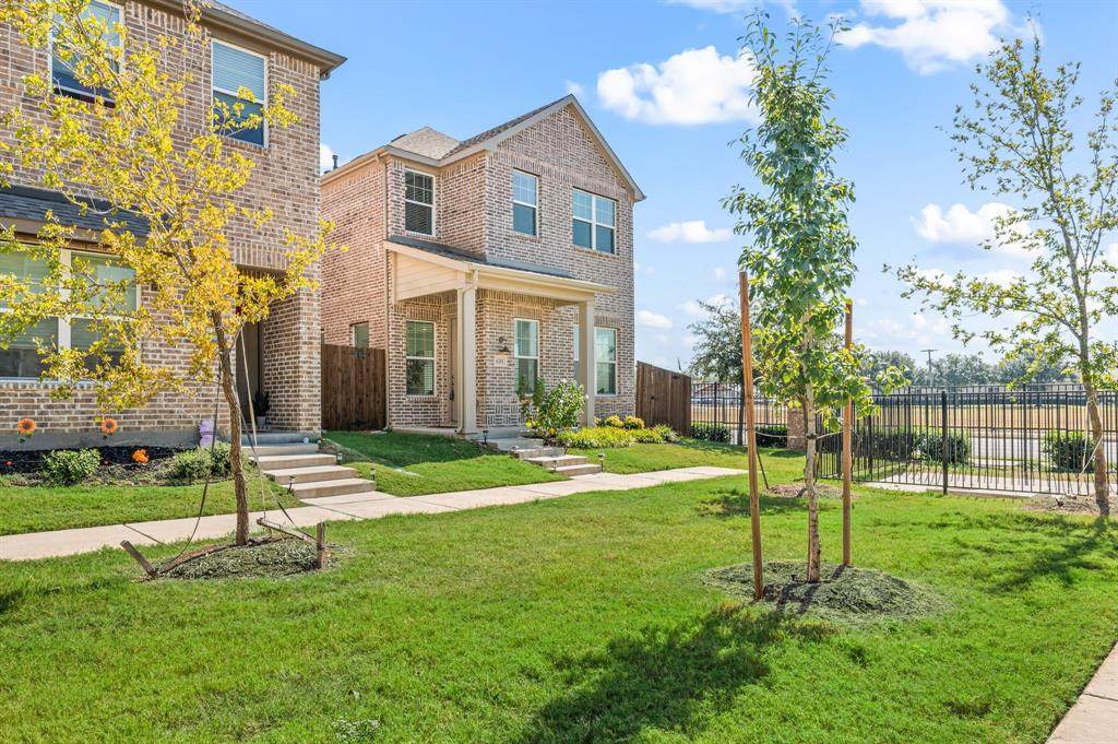 6201 Queens Path - Photo 1