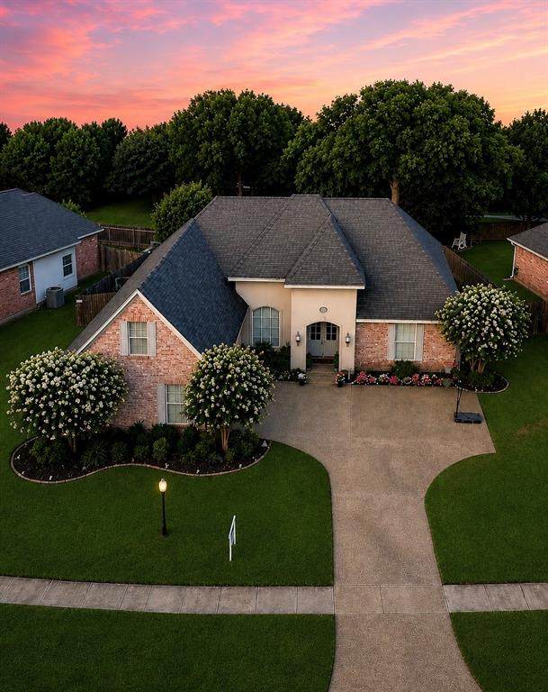 378 Saint Charles Boulevard - Photo 1