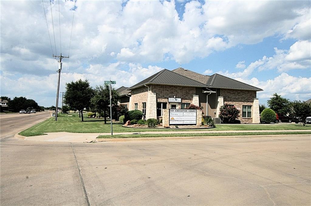 101 Executive Court - Photo 1