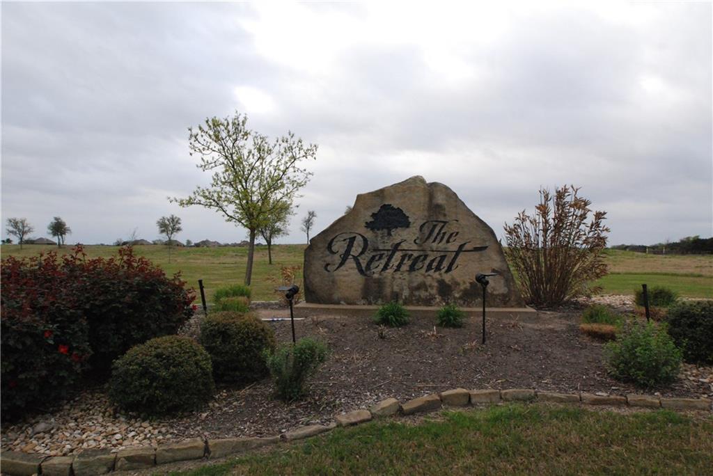 7455 Retreat Boulevard - Photo 1