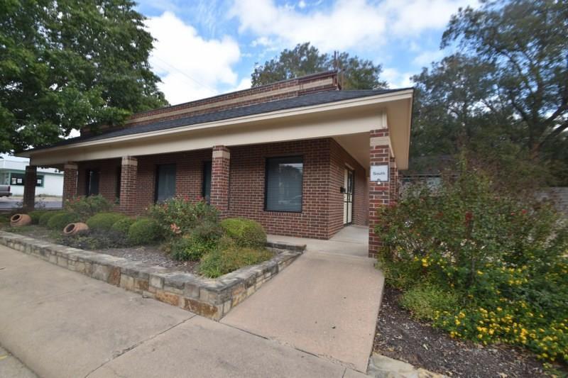 409 Graham Street - Photo 1