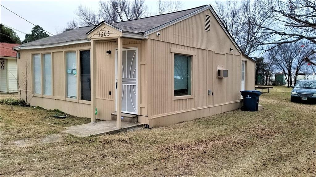 1503 Kaufman Street - Photo 1