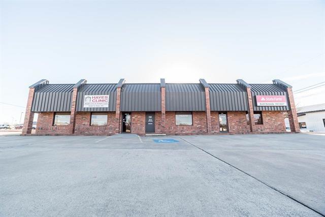 520 Collegiate - Photo 1