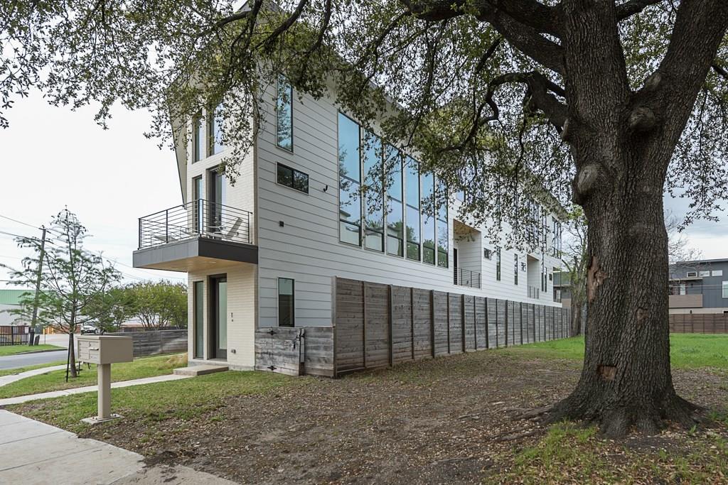 1839 Summit Avenue - Photo 1