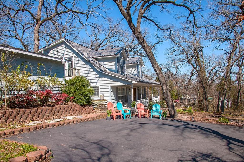 929 Oaklanding Circle - Photo 1