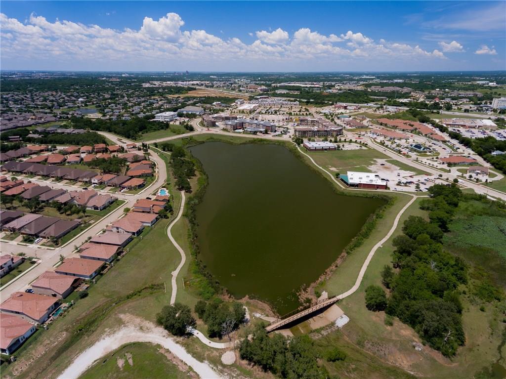 2900 Shoreline Drive - Photo 1