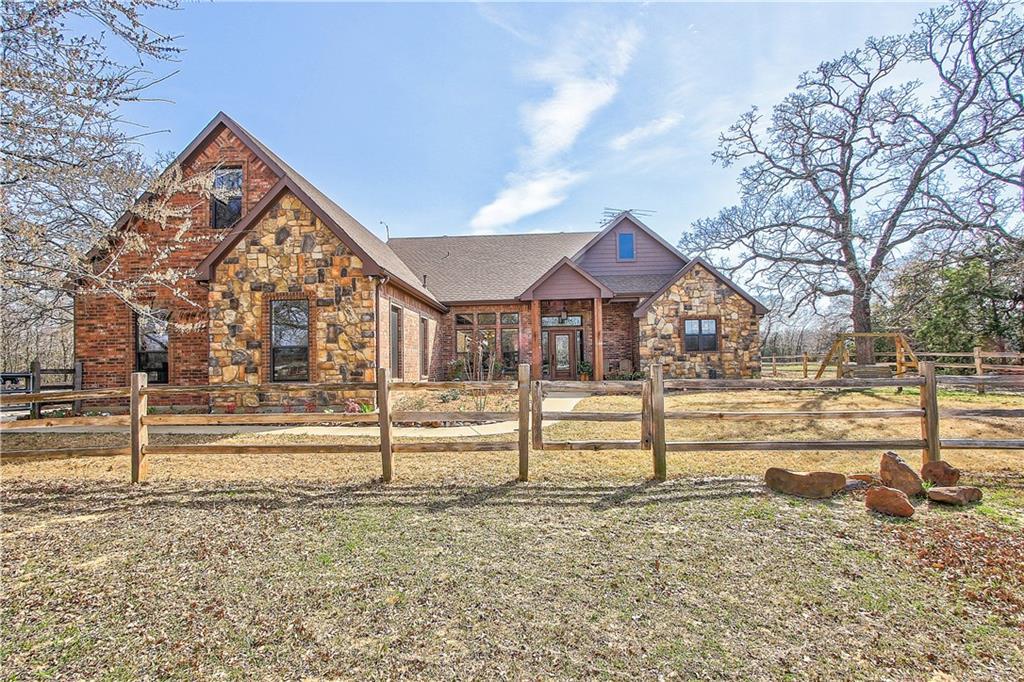 594 Trails End - Photo 1