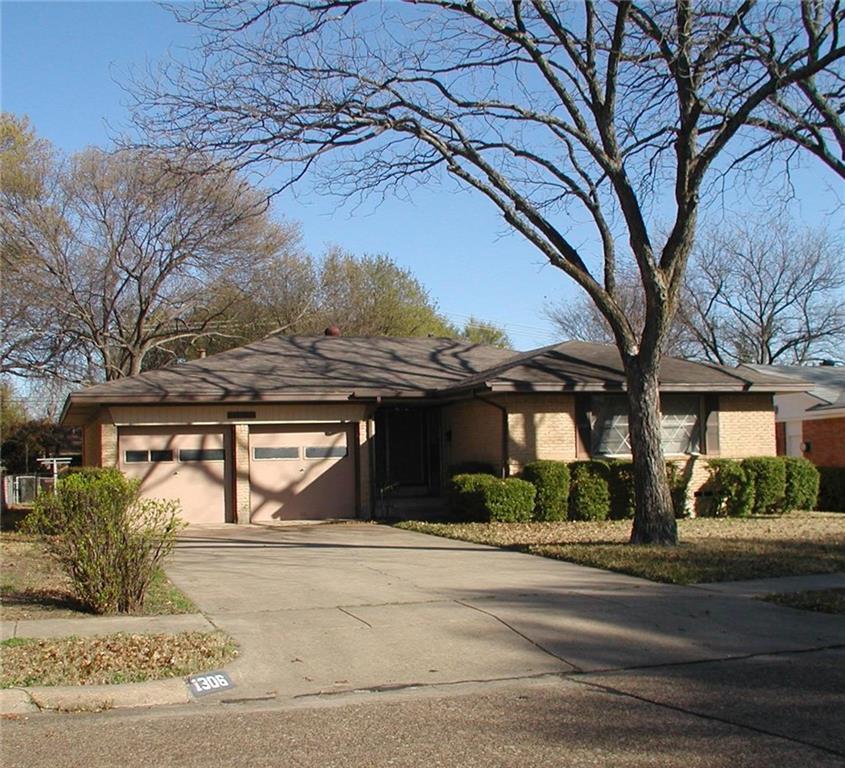 1306 Magnolia Drive - Photo 1
