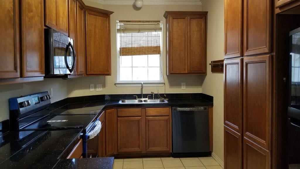 515 Kingscote Court - Photo 1