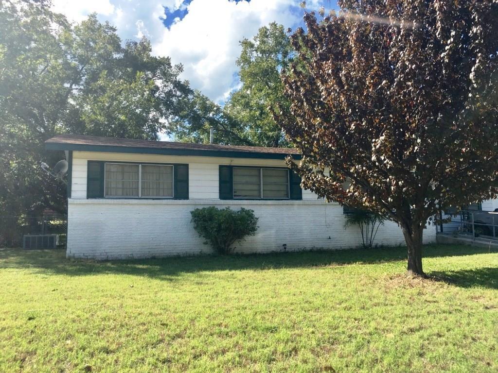 303 Sunset Drive - Photo 1