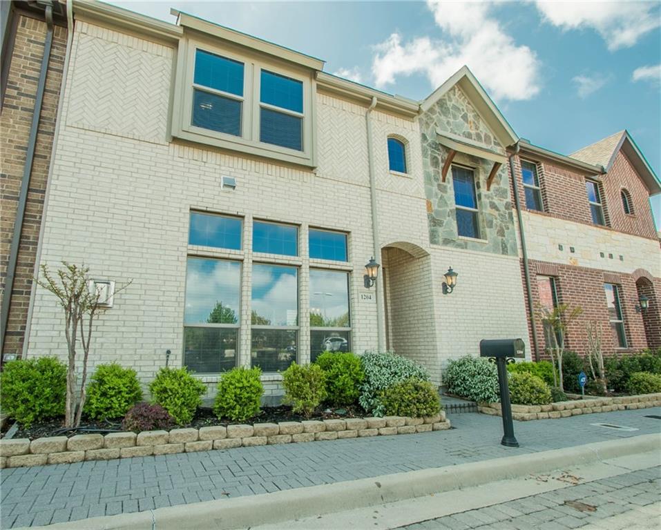 1204 Seaton Street - Photo 1
