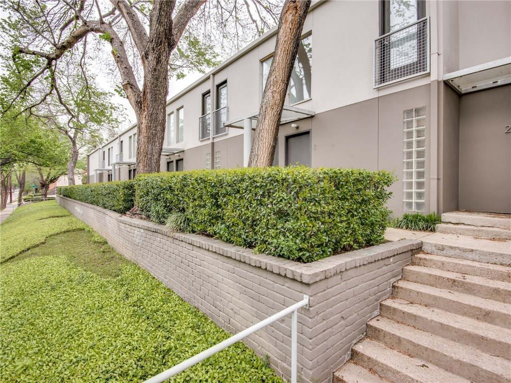 4242 Buena Vista Street - Photo 1