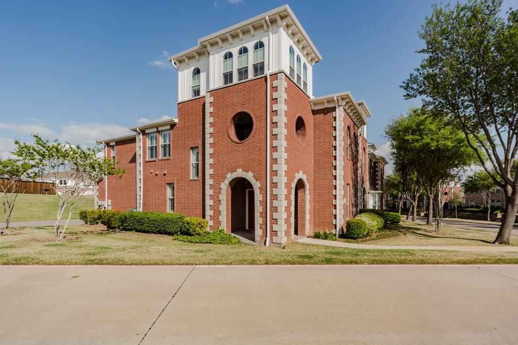 301 Legends Drive - Photo 1