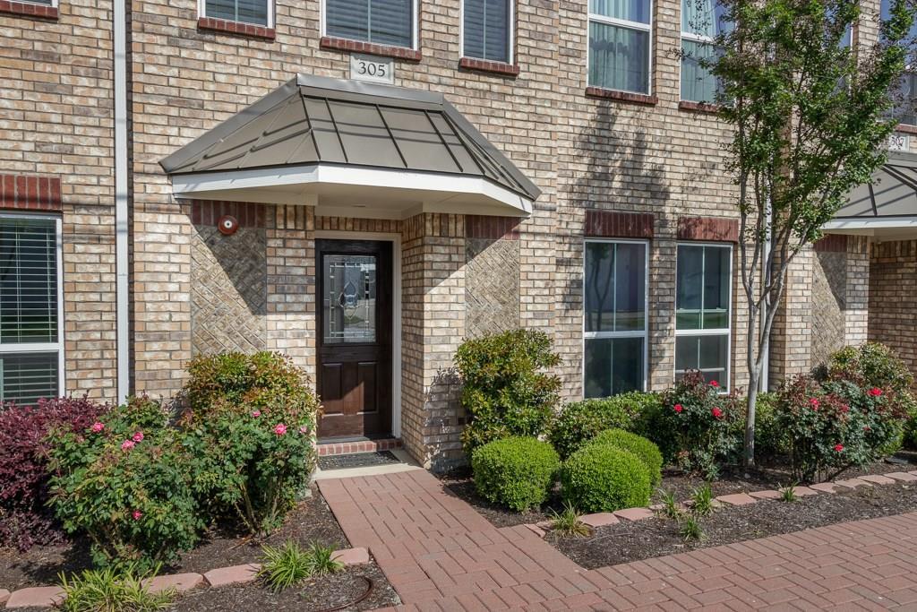 305 Kealy Avenue - Photo 1