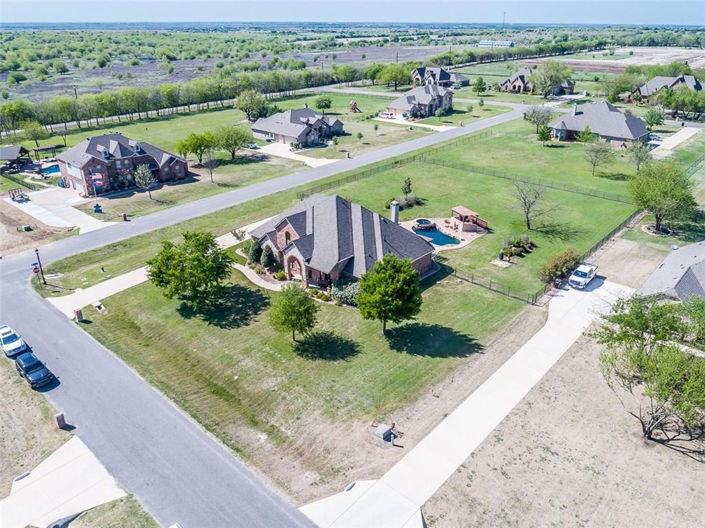 2712 Oakwood Drive - Photo 1