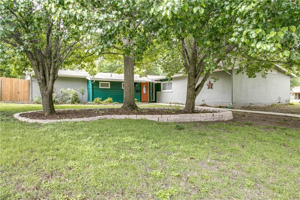 821 La Roche Street - Photo 1