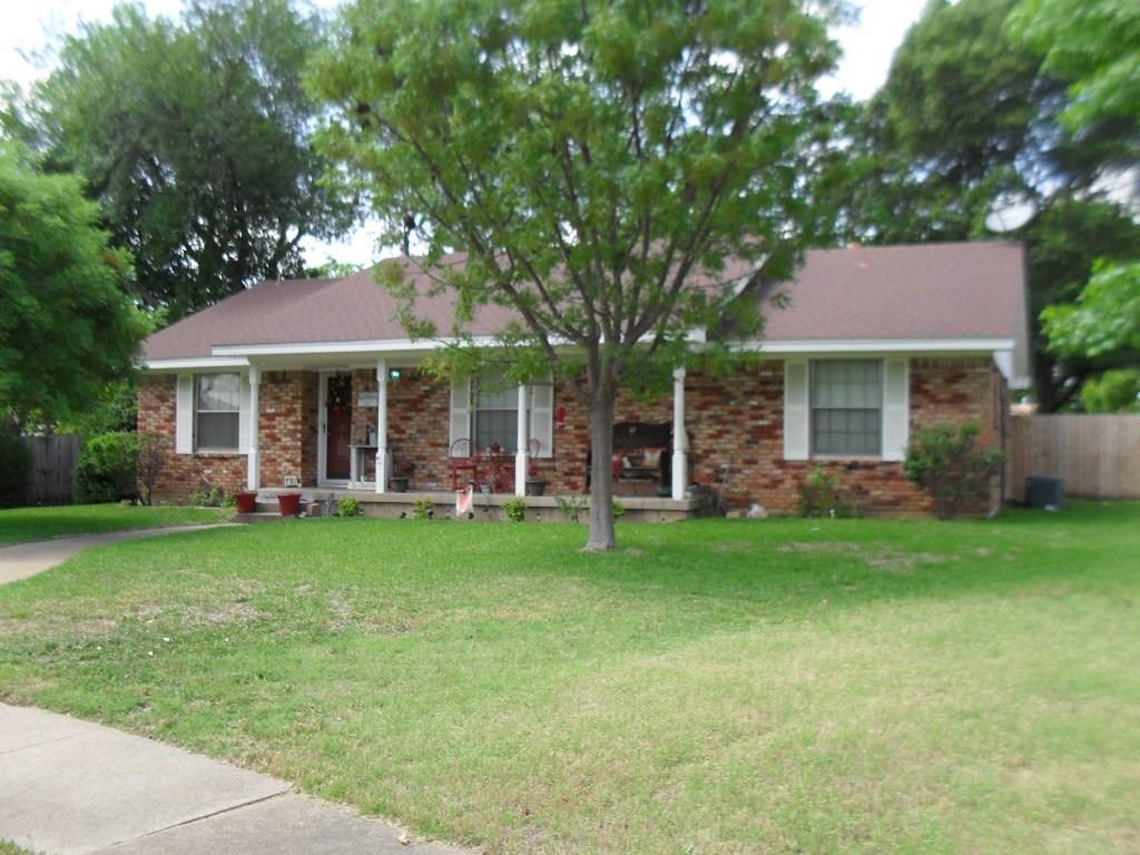 631 Center Circle - Photo 1