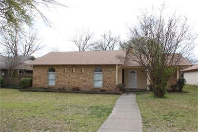 1414 Whiteoak Drive - Photo 1