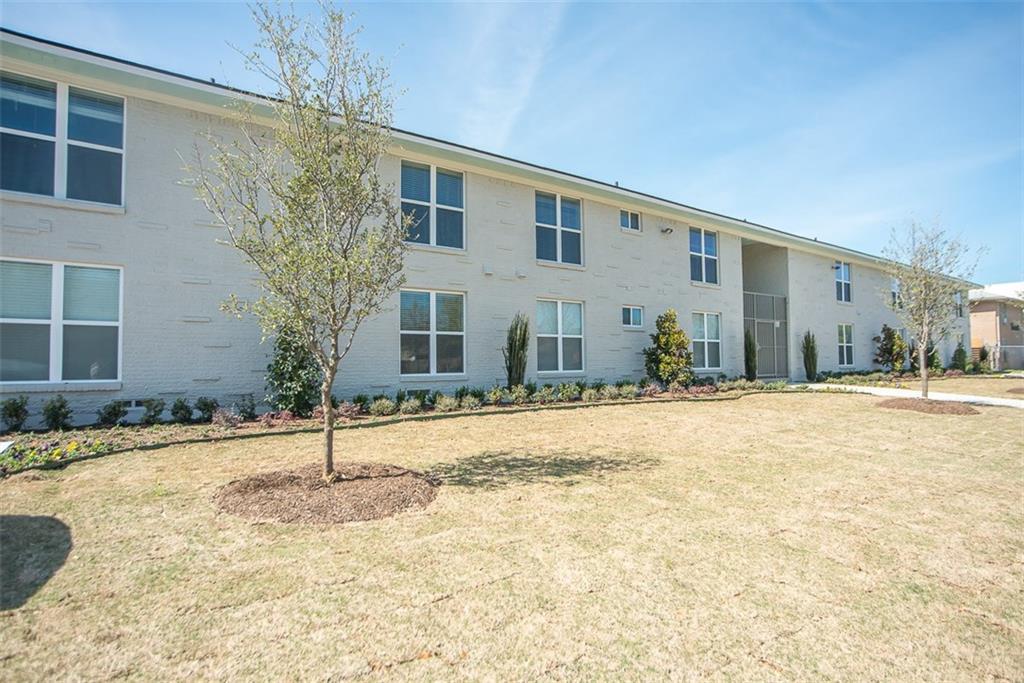 1809 Bennett Avenue - Photo 1