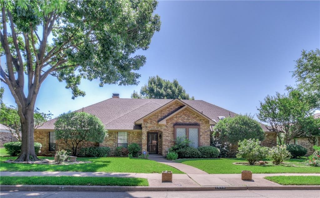 1406 Sherwood Drive - Photo 1